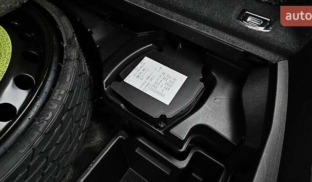 Серый Ауди Q8 Sportback e-tron, объемом двигателя 0 л и пробегом 65 тыс. км за 59999 $, фото 114 на Automoto.ua