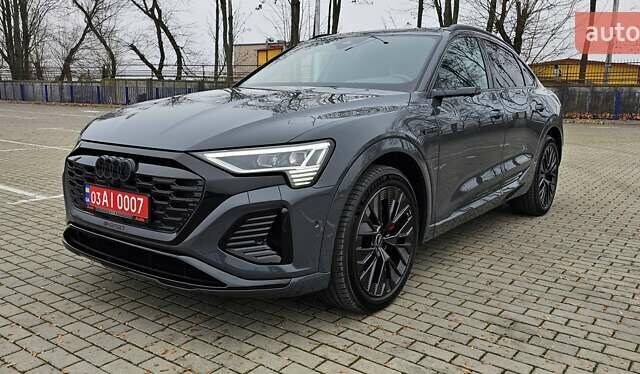 Серый Ауди Q8 Sportback e-tron, объемом двигателя 0 л и пробегом 65 тыс. км за 59999 $, фото 62 на Automoto.ua