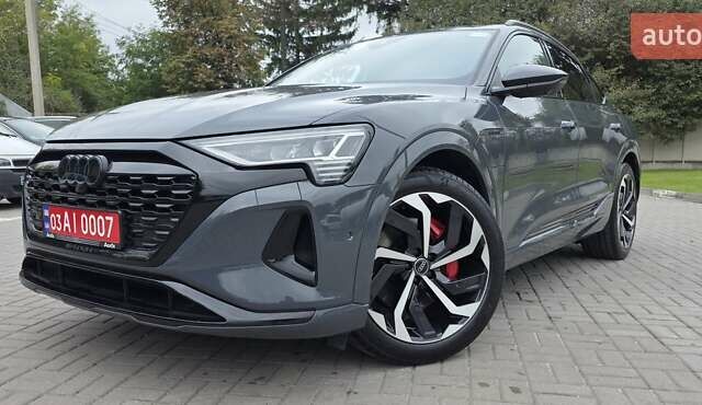 Серый Ауди Q8 Sportback e-tron, объемом двигателя 0 л и пробегом 20 тыс. км за 64800 $, фото 35 на Automoto.ua