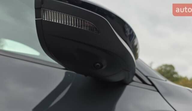 Серый Ауди Q8 Sportback e-tron, объемом двигателя 0 л и пробегом 20 тыс. км за 64800 $, фото 48 на Automoto.ua