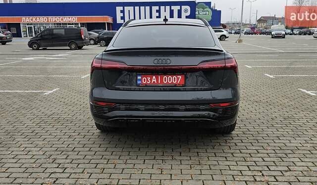 Серый Ауди Q8 Sportback e-tron, объемом двигателя 0 л и пробегом 65 тыс. км за 59999 $, фото 38 на Automoto.ua