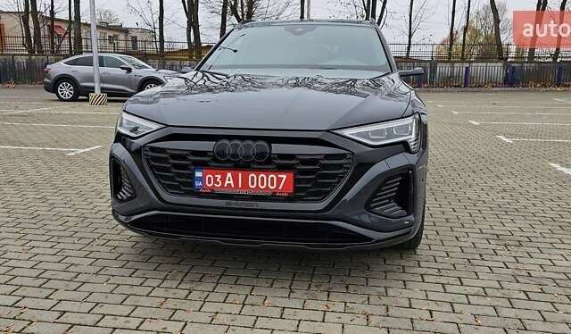Серый Ауди Q8 Sportback e-tron, объемом двигателя 0 л и пробегом 65 тыс. км за 59999 $, фото 18 на Automoto.ua