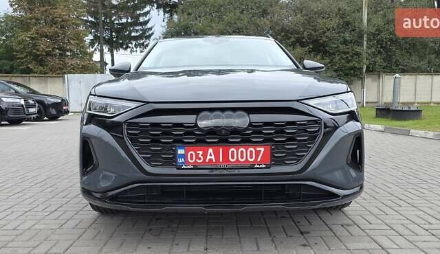 Серый Ауди Q8 Sportback e-tron, объемом двигателя 0 л и пробегом 20 тыс. км за 64800 $, фото 7 на Automoto.ua