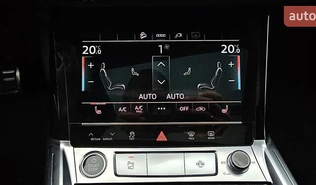 Серый Ауди Q8 Sportback e-tron, объемом двигателя 0 л и пробегом 65 тыс. км за 59999 $, фото 69 на Automoto.ua