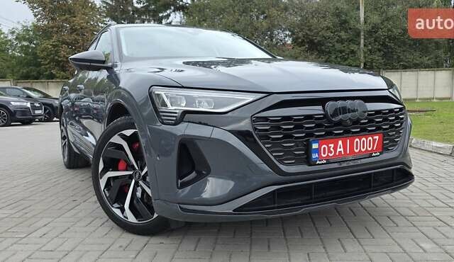 Серый Ауди Q8 Sportback e-tron, объемом двигателя 0 л и пробегом 20 тыс. км за 64800 $, фото 31 на Automoto.ua