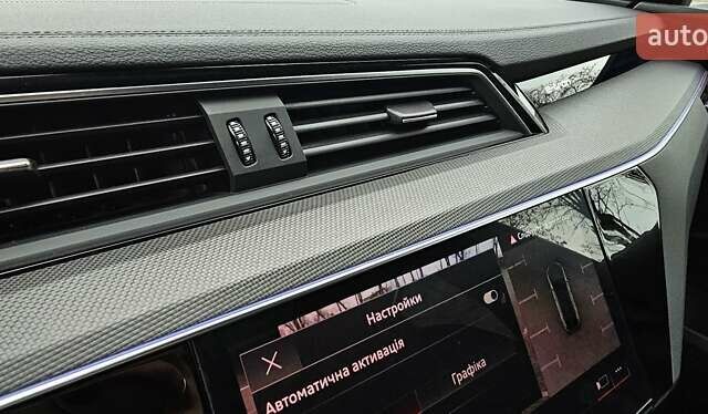 Серый Ауди Q8 Sportback e-tron, объемом двигателя 0 л и пробегом 65 тыс. км за 59999 $, фото 67 на Automoto.ua