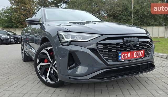 Серый Ауди Q8 Sportback e-tron, объемом двигателя 0 л и пробегом 20 тыс. км за 64800 $, фото 32 на Automoto.ua