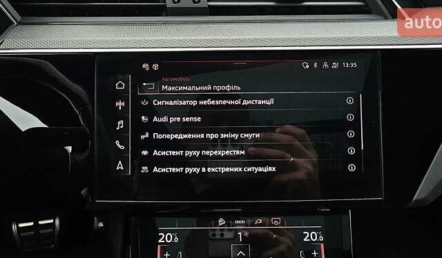 Серый Ауди Q8 Sportback e-tron, объемом двигателя 0 л и пробегом 65 тыс. км за 59999 $, фото 76 на Automoto.ua