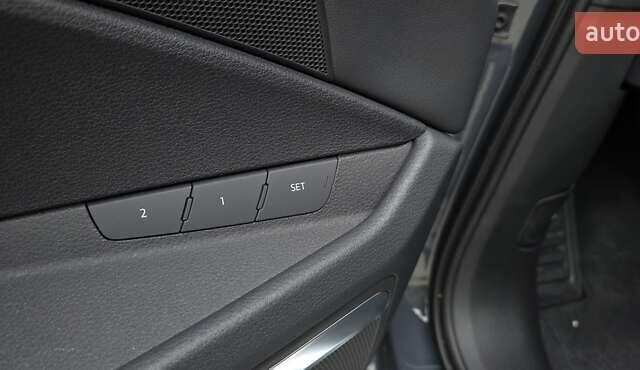 Серый Ауди Q8 Sportback e-tron, объемом двигателя 0 л и пробегом 20 тыс. км за 64800 $, фото 60 на Automoto.ua