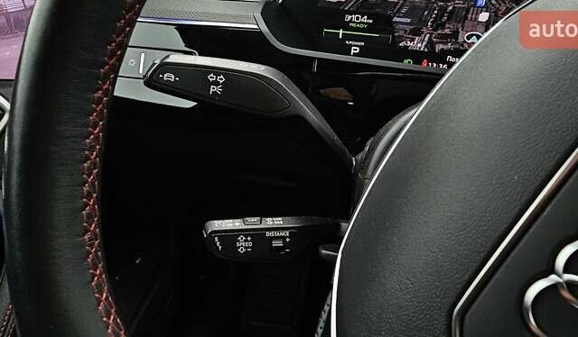 Серый Ауди Q8 Sportback e-tron, объемом двигателя 0 л и пробегом 65 тыс. км за 59999 $, фото 65 на Automoto.ua