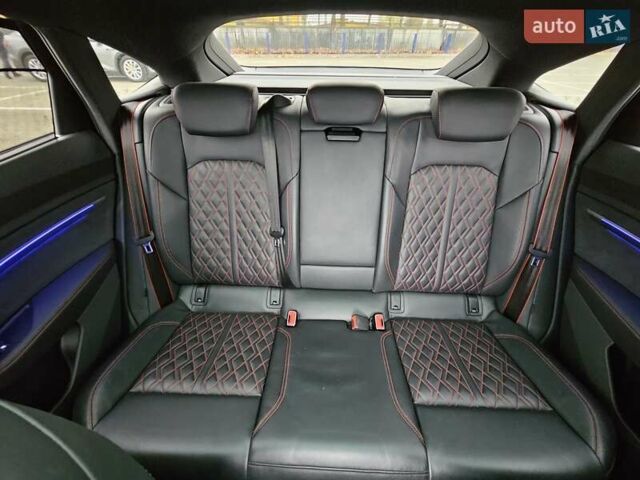 Серый Ауди Q8 Sportback e-tron, объемом двигателя 0 л и пробегом 65 тыс. км за 59999 $, фото 95 на Automoto.ua