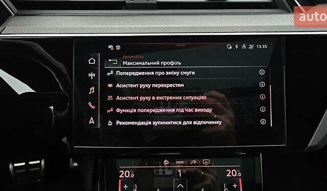 Серый Ауди Q8 Sportback e-tron, объемом двигателя 0 л и пробегом 65 тыс. км за 59999 $, фото 75 на Automoto.ua