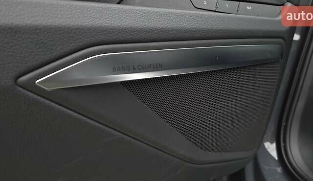 Серый Ауди Q8 Sportback e-tron, объемом двигателя 0 л и пробегом 20 тыс. км за 64800 $, фото 62 на Automoto.ua