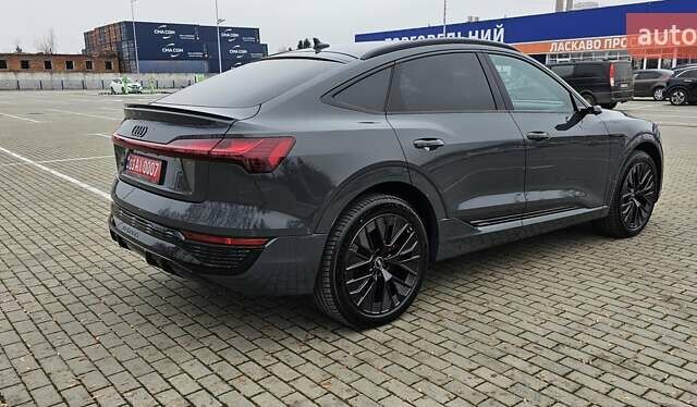 Серый Ауди Q8 Sportback e-tron, объемом двигателя 0 л и пробегом 65 тыс. км за 59999 $, фото 43 на Automoto.ua