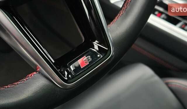 Серый Ауди Q8 Sportback e-tron, объемом двигателя 0 л и пробегом 65 тыс. км за 59999 $, фото 135 на Automoto.ua