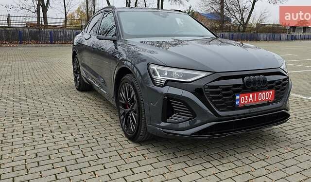 Серый Ауди Q8 Sportback e-tron, объемом двигателя 0 л и пробегом 65 тыс. км за 59999 $, фото 14 на Automoto.ua