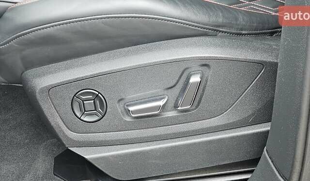 Серый Ауди Q8 Sportback e-tron, объемом двигателя 0 л и пробегом 65 тыс. км за 59999 $, фото 131 на Automoto.ua