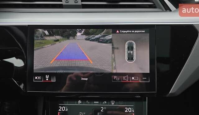 Серый Ауди Q8 Sportback e-tron, объемом двигателя 0 л и пробегом 20 тыс. км за 64800 $, фото 113 на Automoto.ua