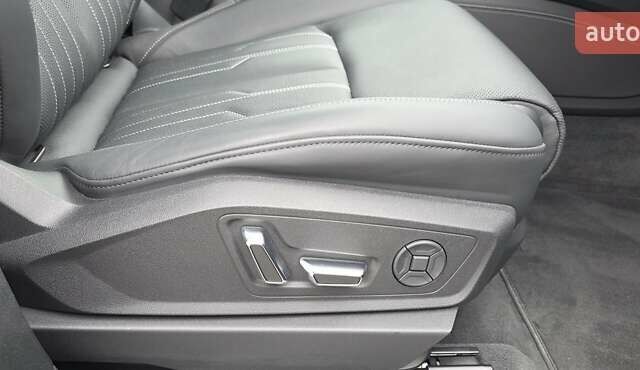 Серый Ауди Q8 Sportback e-tron, объемом двигателя 0 л и пробегом 20 тыс. км за 64800 $, фото 86 на Automoto.ua