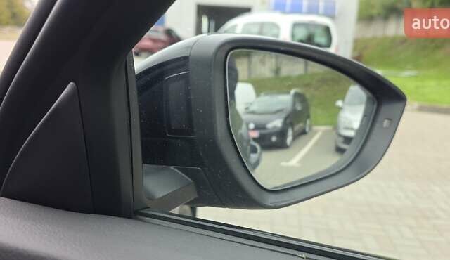 Серый Ауди Q8 Sportback e-tron, объемом двигателя 0 л и пробегом 20 тыс. км за 64800 $, фото 88 на Automoto.ua