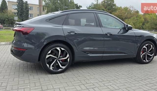 Серый Ауди Q8 Sportback e-tron, объемом двигателя 0 л и пробегом 20 тыс. км за 64800 $, фото 17 на Automoto.ua