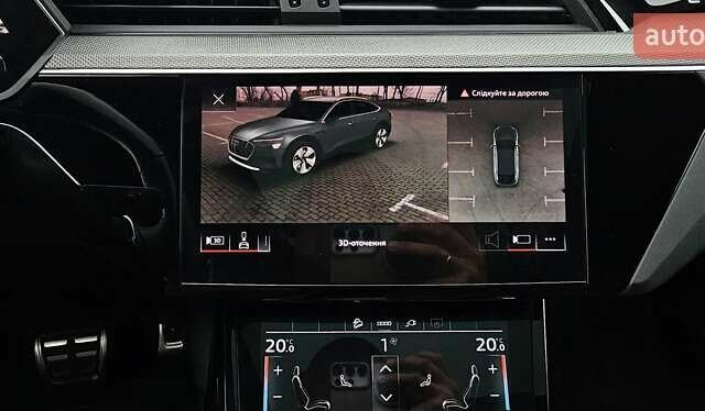 Серый Ауди Q8 Sportback e-tron, объемом двигателя 0 л и пробегом 65 тыс. км за 59999 $, фото 70 на Automoto.ua