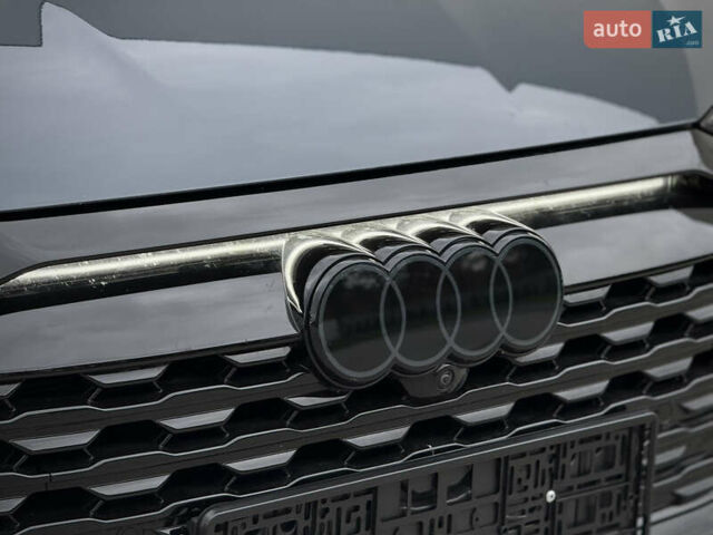 Синий Ауди Q8 Sportback e-tron, объемом двигателя 0 л и пробегом 17 тыс. км за 58868 $, фото 26 на Automoto.ua