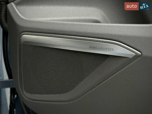 Синий Ауди Q8 Sportback e-tron, объемом двигателя 0 л и пробегом 17 тыс. км за 58868 $, фото 96 на Automoto.ua