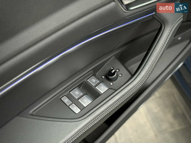 Синий Ауди Q8 Sportback e-tron, объемом двигателя 0 л и пробегом 17 тыс. км за 58868 $, фото 85 на Automoto.ua