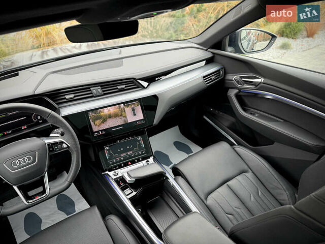 Синий Ауди Q8 Sportback e-tron, объемом двигателя 0 л и пробегом 17 тыс. км за 58868 $, фото 67 на Automoto.ua