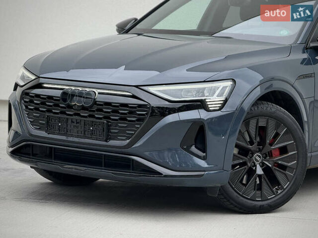 Синий Ауди Q8 Sportback e-tron, объемом двигателя 0 л и пробегом 17 тыс. км за 58868 $, фото 12 на Automoto.ua