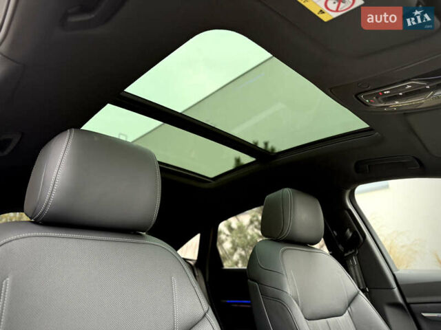 Синий Ауди Q8 Sportback e-tron, объемом двигателя 0 л и пробегом 17 тыс. км за 58868 $, фото 77 на Automoto.ua