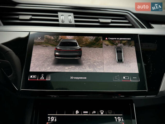 Синий Ауди Q8 Sportback e-tron, объемом двигателя 0 л и пробегом 17 тыс. км за 58868 $, фото 113 на Automoto.ua