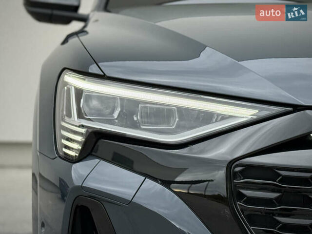 Синий Ауди Q8 Sportback e-tron, объемом двигателя 0 л и пробегом 17 тыс. км за 58868 $, фото 33 на Automoto.ua