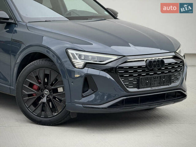 Синий Ауди Q8 Sportback e-tron, объемом двигателя 0 л и пробегом 17 тыс. км за 58868 $, фото 23 на Automoto.ua