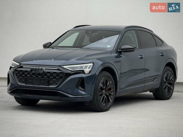 Синий Ауди Q8 Sportback e-tron, объемом двигателя 0 л и пробегом 17 тыс. км за 58868 $, фото 4 на Automoto.ua