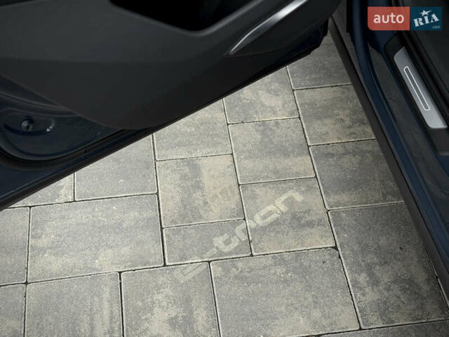 Синий Ауди Q8 Sportback e-tron, объемом двигателя 0 л и пробегом 17 тыс. км за 58868 $, фото 89 на Automoto.ua