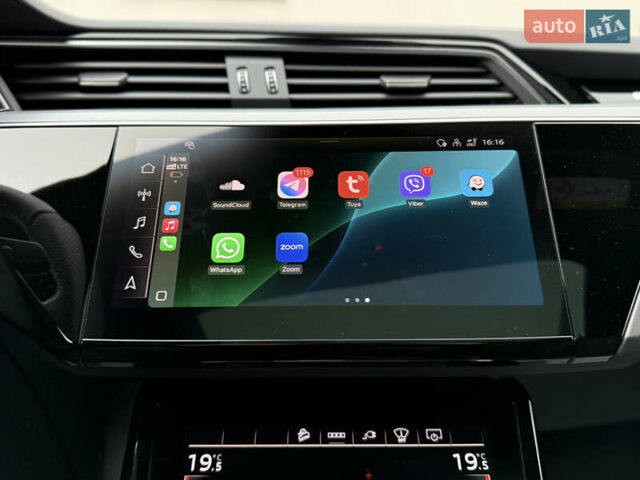 Синий Ауди Q8 Sportback e-tron, объемом двигателя 0 л и пробегом 17 тыс. км за 58868 $, фото 123 на Automoto.ua