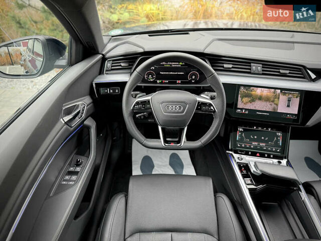 Синий Ауди Q8 Sportback e-tron, объемом двигателя 0 л и пробегом 17 тыс. км за 58868 $, фото 59 на Automoto.ua