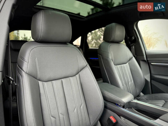 Синий Ауди Q8 Sportback e-tron, объемом двигателя 0 л и пробегом 17 тыс. км за 58868 $, фото 75 на Automoto.ua