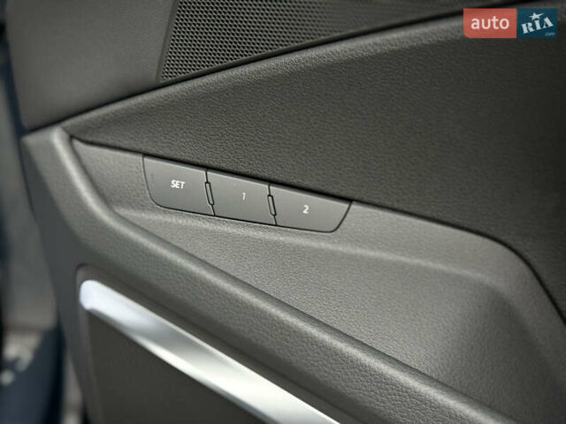 Синий Ауди Q8 Sportback e-tron, объемом двигателя 0 л и пробегом 17 тыс. км за 58868 $, фото 92 на Automoto.ua