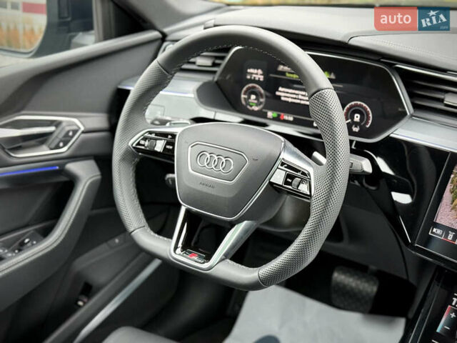 Синий Ауди Q8 Sportback e-tron, объемом двигателя 0 л и пробегом 17 тыс. км за 58868 $, фото 65 на Automoto.ua