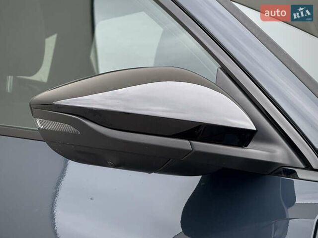 Синий Ауди Q8 Sportback e-tron, объемом двигателя 0 л и пробегом 17 тыс. км за 58868 $, фото 27 на Automoto.ua