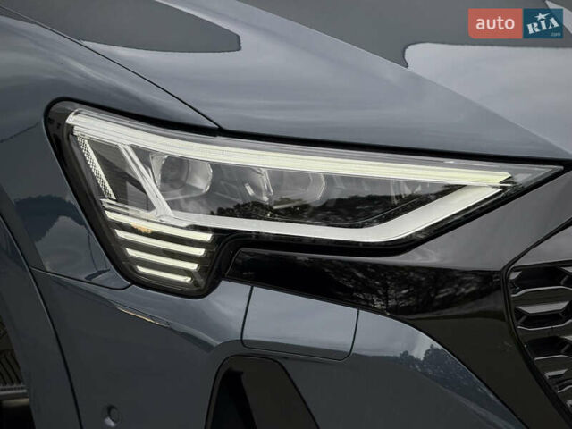 Синий Ауди Q8 Sportback e-tron, объемом двигателя 0 л и пробегом 17 тыс. км за 58868 $, фото 25 на Automoto.ua
