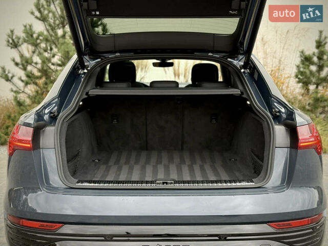 Синий Ауди Q8 Sportback e-tron, объемом двигателя 0 л и пробегом 17 тыс. км за 58868 $, фото 97 на Automoto.ua