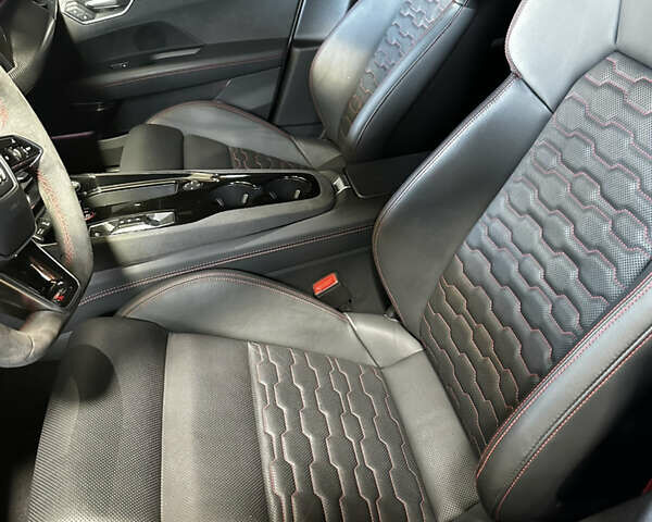 Белый Ауди RS e-tron GT, объемом двигателя 0 л и пробегом 31 тыс. км за 71000 $, фото 14 на Automoto.ua