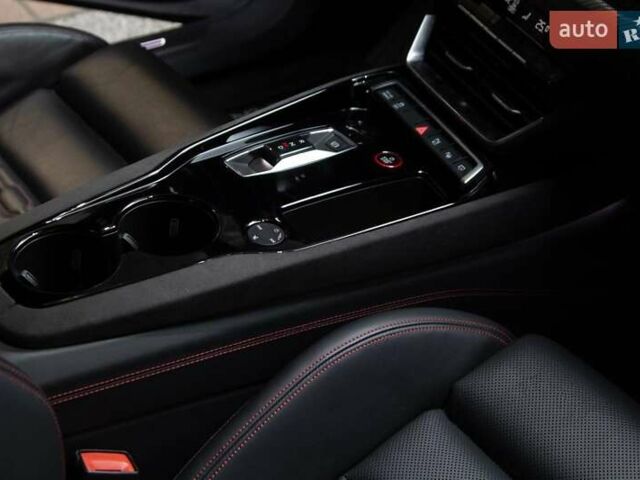 Белый Ауди RS e-tron GT, объемом двигателя 0 л и пробегом 11 тыс. км за 74900 $, фото 20 на Automoto.ua