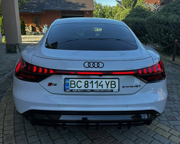 Белый Ауди RS e-tron GT, объемом двигателя 0 л и пробегом 31 тыс. км за 71000 $, фото 50 на Automoto.ua