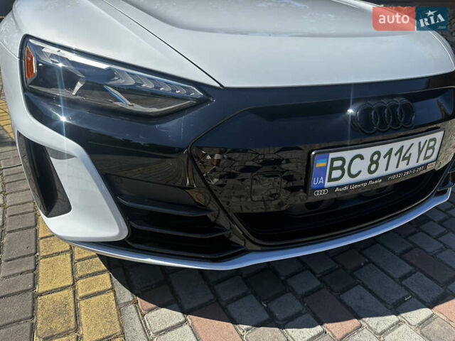Белый Ауди RS e-tron GT, объемом двигателя 0 л и пробегом 31 тыс. км за 71000 $, фото 33 на Automoto.ua