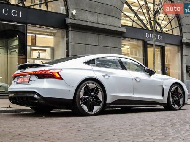 Белый Ауди RS e-tron GT, объемом двигателя 0 л и пробегом 11 тыс. км за 74900 $, фото 2 на Automoto.ua